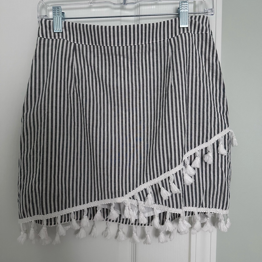 Pink Lily blue + white striped skirt with tassels. Size MED